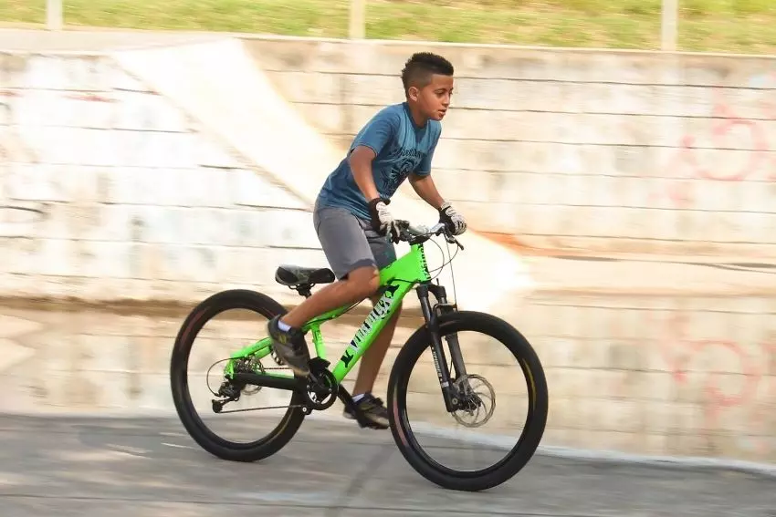 How to Go Faster on a Fat Bike on Pavement-